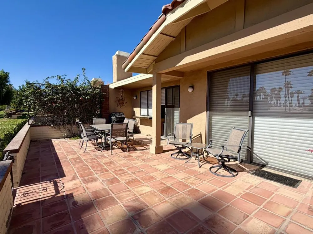 240 Santa Barbara Circle Palm Desert, CA 92260