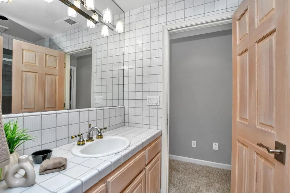 4775 Discovery Pt Discovery Bay, CA 94505