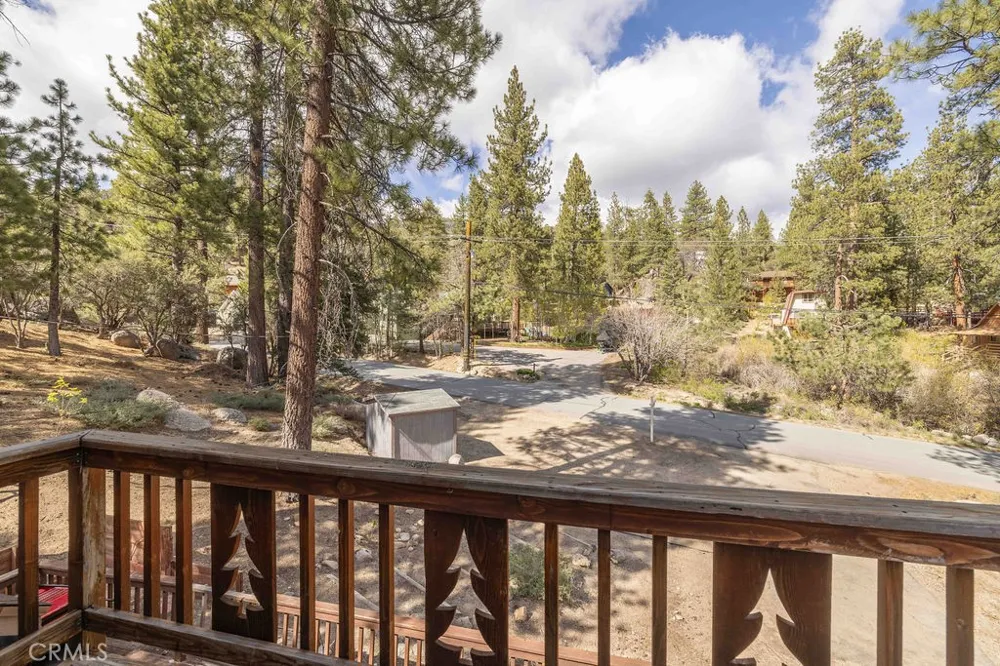 39075 Rim Of The World Fawnskin, CA 92333