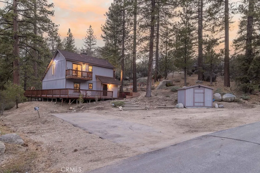 39075 Rim Of The World Fawnskin, CA 92333