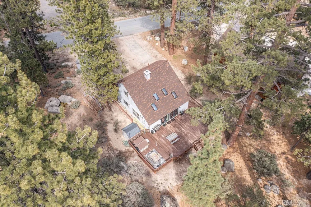 39075 Rim Of The World Fawnskin, CA 92333