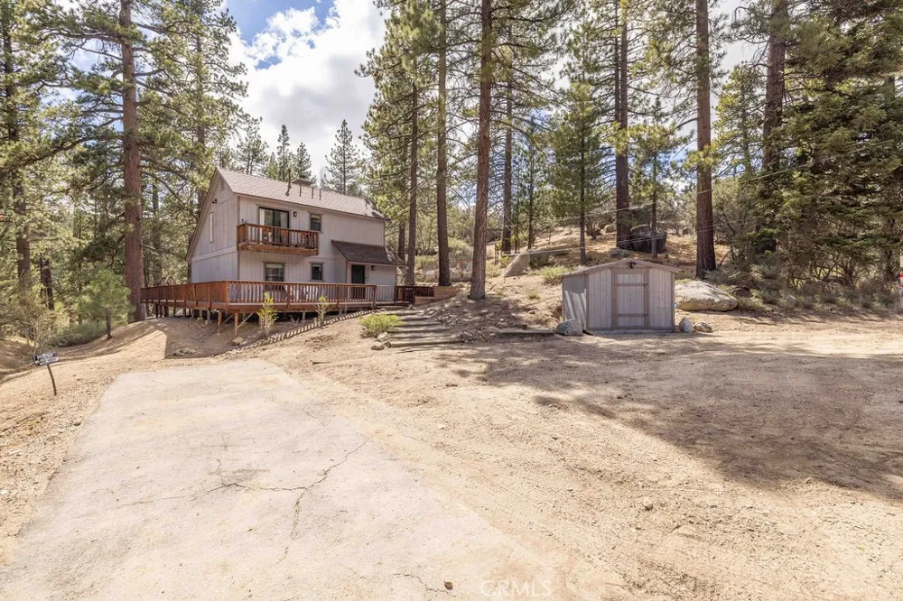 39075 Rim Of The World Fawnskin, CA 92333
