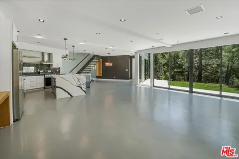 1021 Teakwood Drive