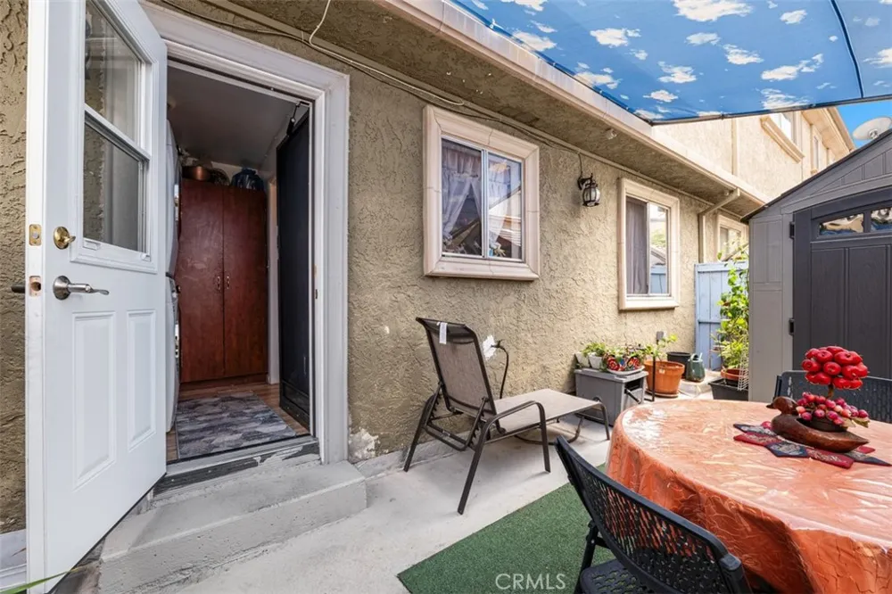 20146 Cohasset #11 Winnetka, CA 91306