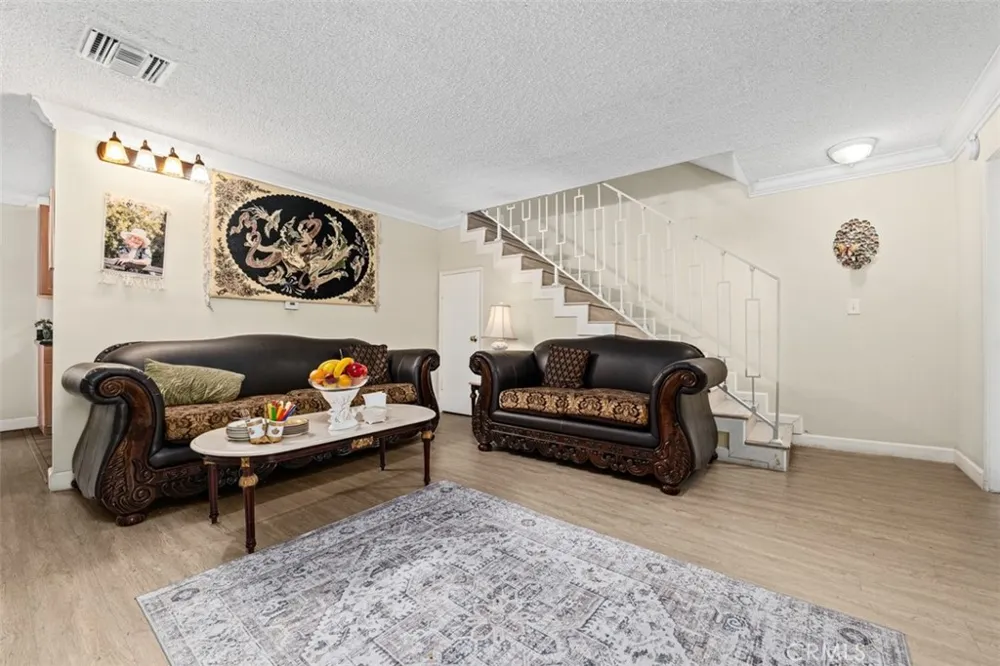 20146 Cohasset #11 Winnetka, CA 91306