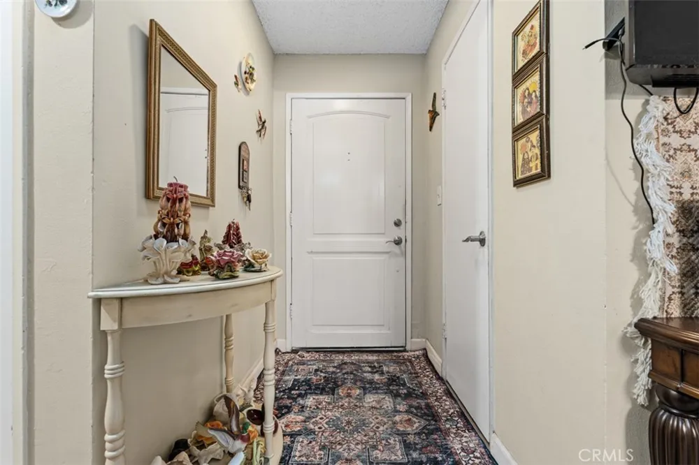 20146 Cohasset #11 Winnetka, CA 91306