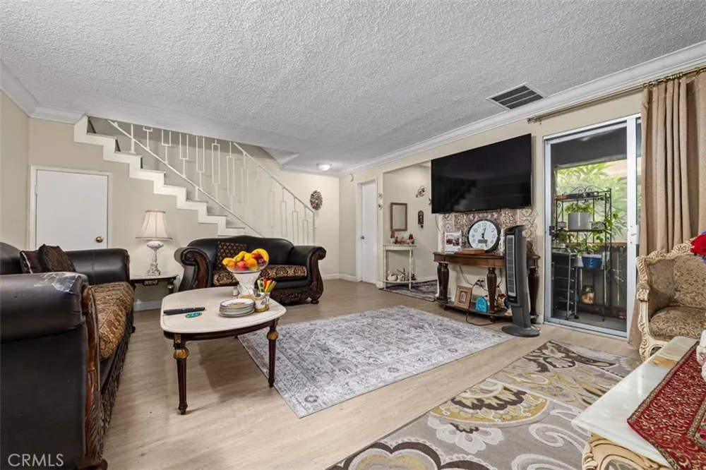 20146 Cohasset #11 Winnetka, CA 91306