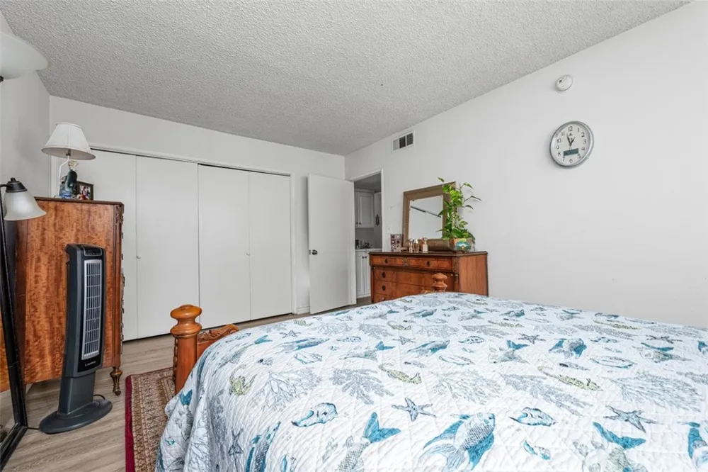 20146 Cohasset #11 Winnetka, CA 91306