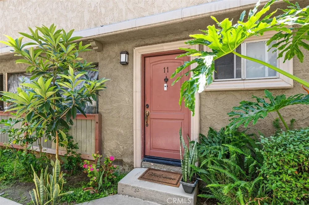 20146 Cohasset #11 Winnetka, CA 91306