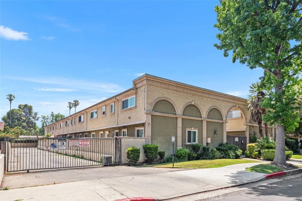 20146 Cohasset #11 Winnetka, CA 91306