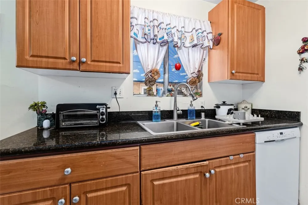 20146 Cohasset #11 Winnetka, CA 91306