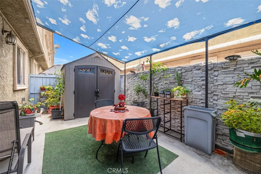 20146 Cohasset #11 Winnetka, CA 91306