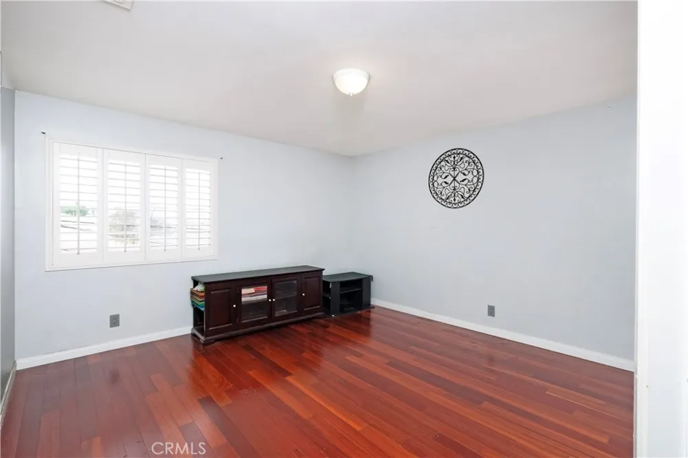 4754 Santa Ana Cudahy, CA 90201
