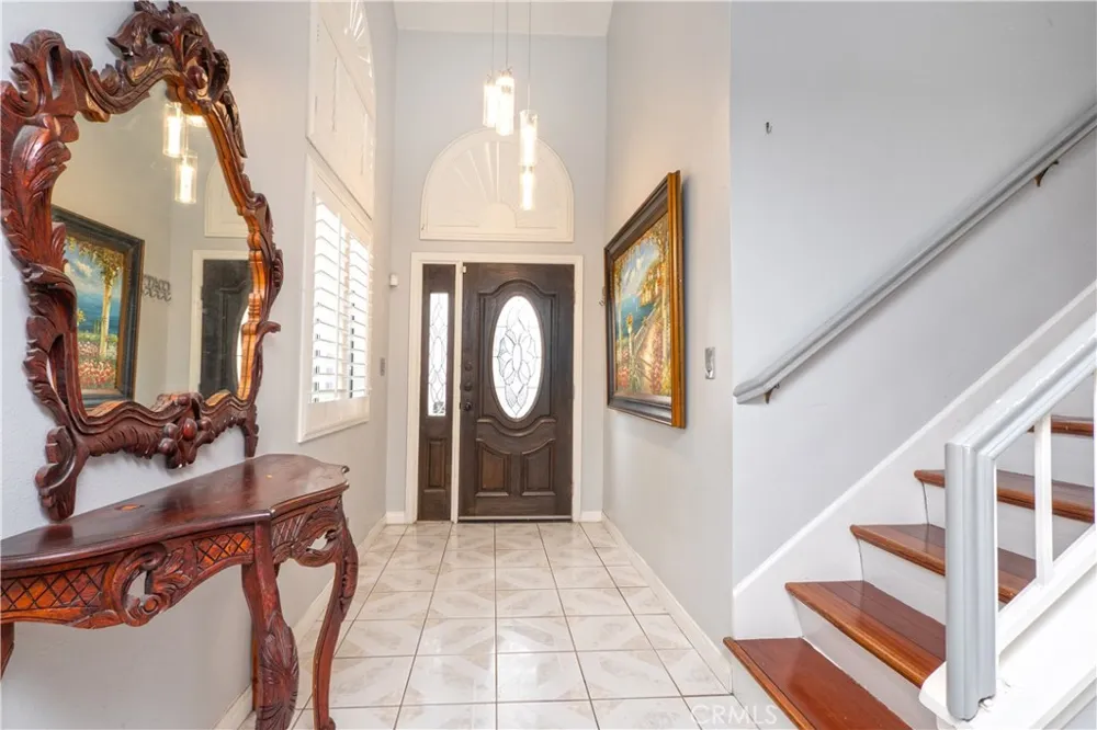 4754 Santa Ana Cudahy, CA 90201