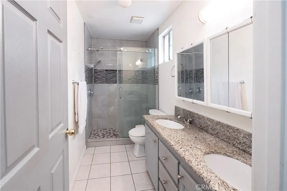 4754 Santa Ana Cudahy, CA 90201