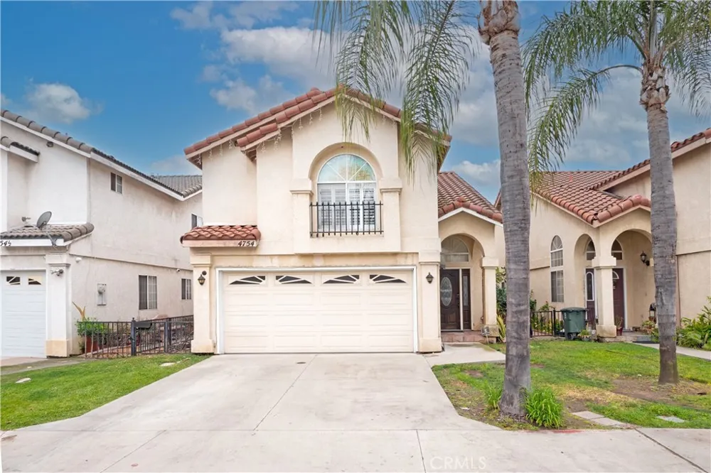 4754 Santa Ana Cudahy, CA 90201