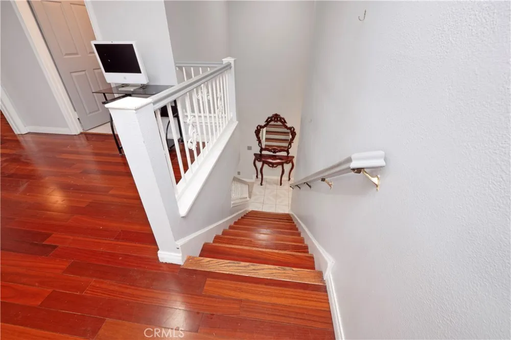 4754 Santa Ana Cudahy, CA 90201