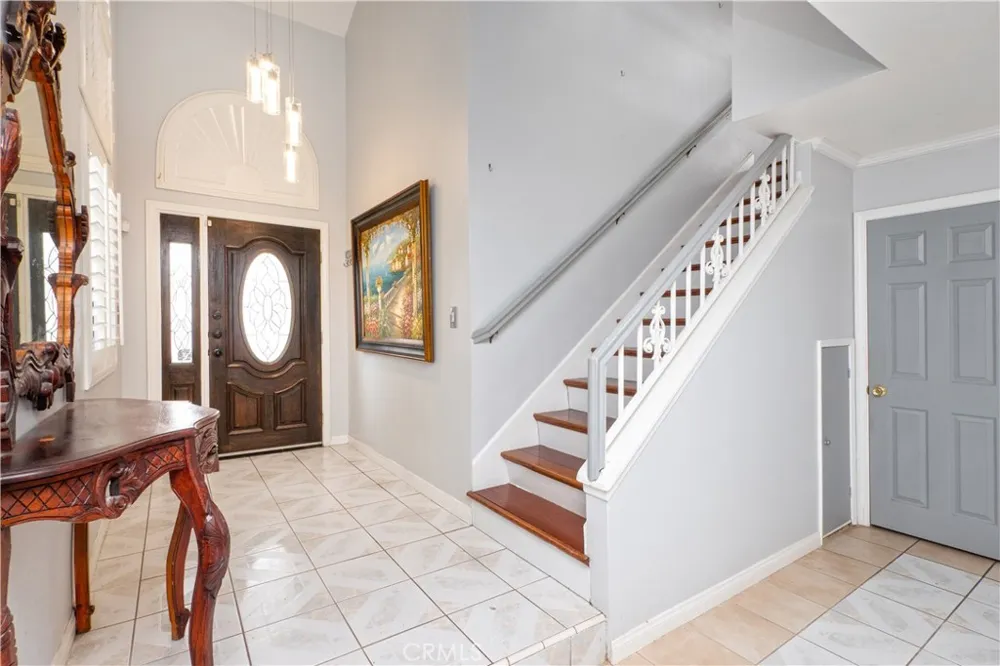 4754 Santa Ana Cudahy, CA 90201