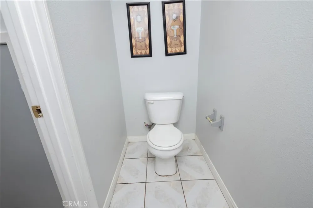 4754 Santa Ana Cudahy, CA 90201