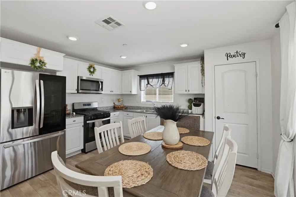 10143 Colten Ridge Street Adelanto, CA 92301