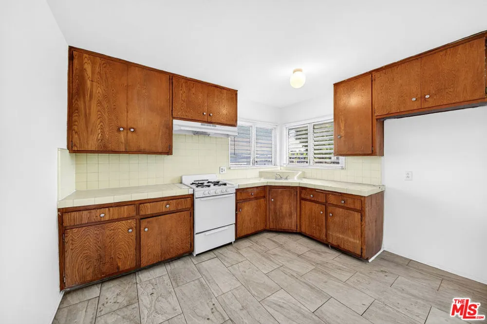 304 E 95th Street #6 Los Angeles, CA 90003