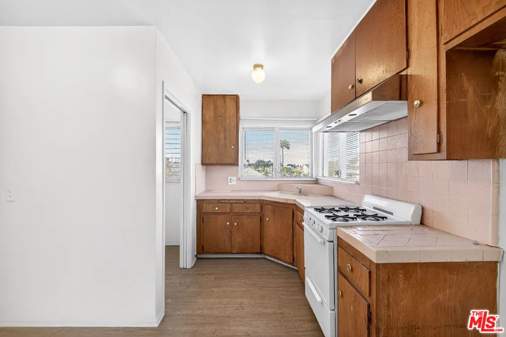 304 E 95th Street #6 Los Angeles, CA 90003