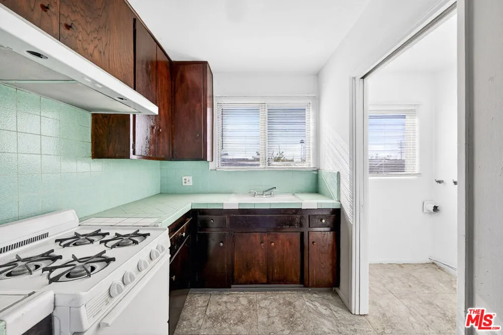 304 E 95th Street #5 Los Angeles, CA 90003