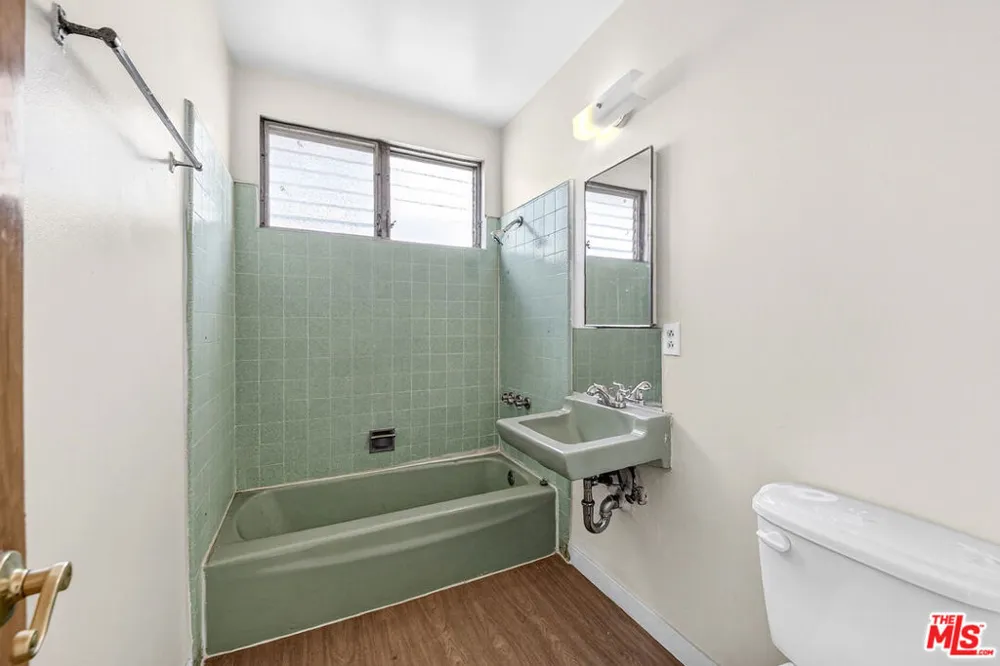 304 E 95th Street #5 Los Angeles, CA 90003