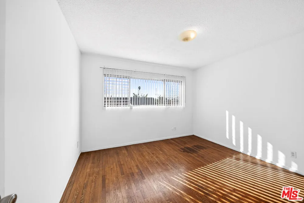 304 E 95th Street #5 Los Angeles, CA 90003