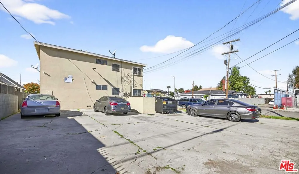 304 E 95th Street #5 Los Angeles, CA 90003