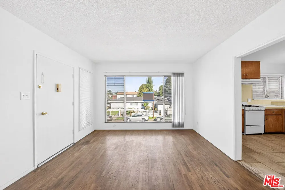 304 E 95th Street #5 Los Angeles, CA 90003