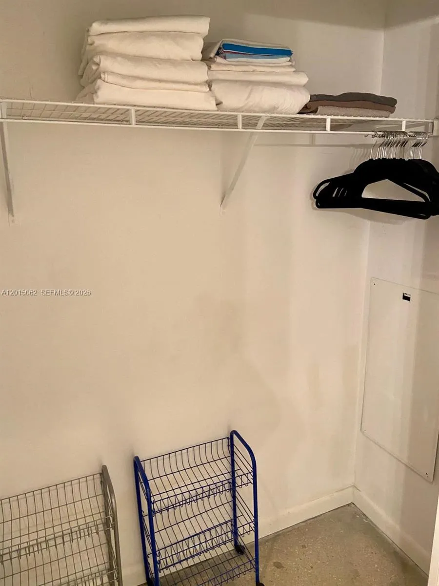 253 NE 2nd St #312 Miami, FL 33132