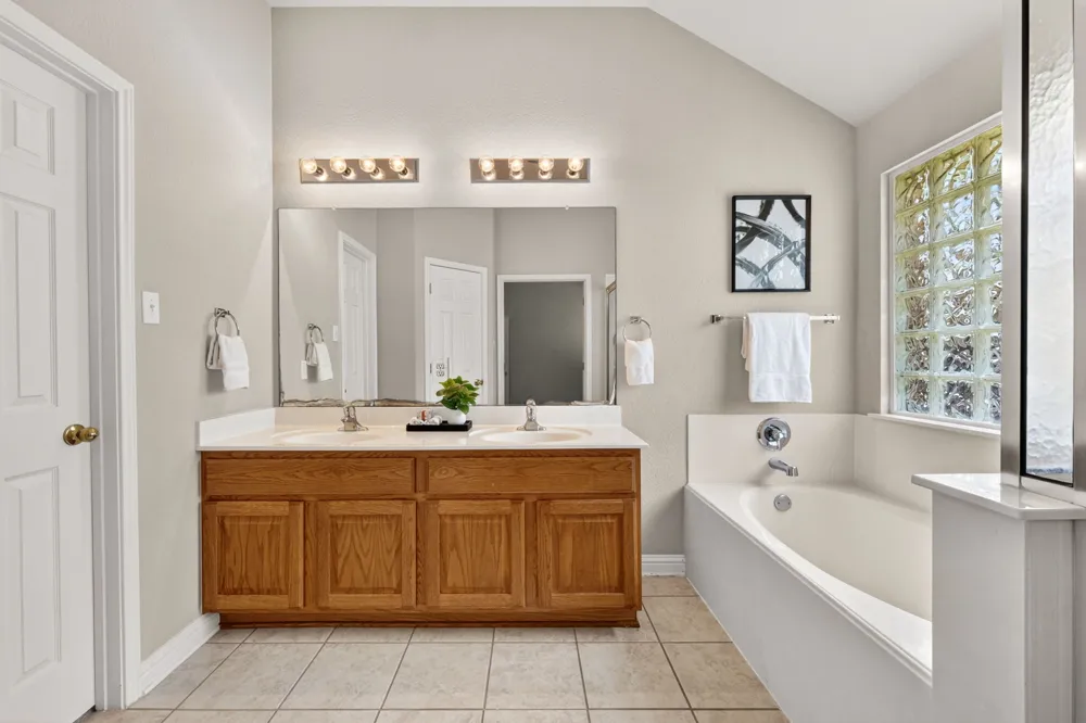10520 Channel Island Drive Austin, TX 78747