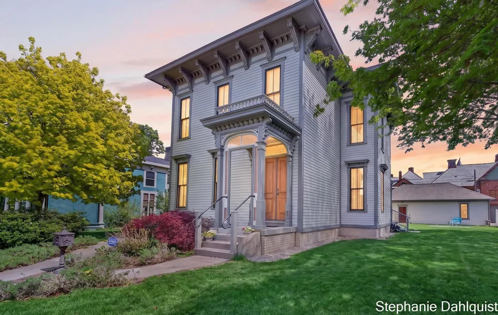 511 W Clay Avenue Muskegon, MI 49440