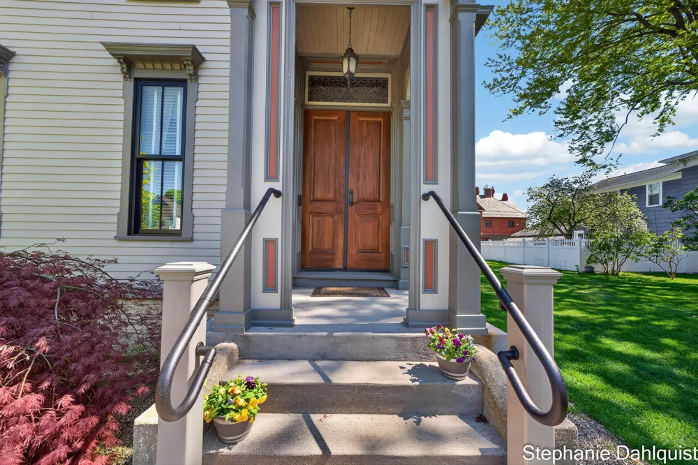 511 W Clay Avenue Muskegon, MI 49440