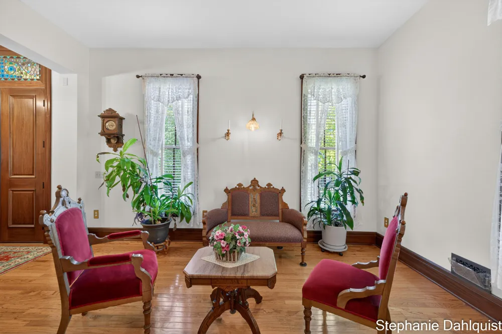 511 W Clay Avenue Muskegon, MI 49440