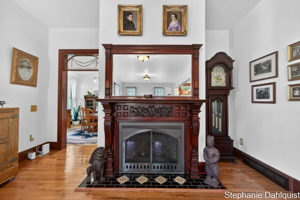 511 W Clay Avenue Muskegon, MI 49440
