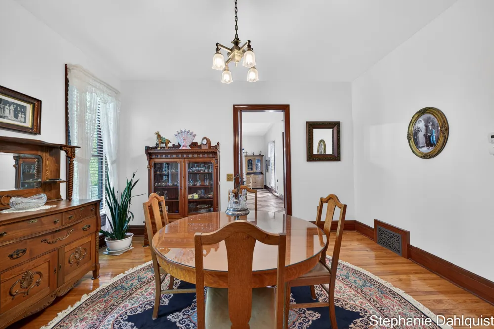 511 W Clay Avenue Muskegon, MI 49440