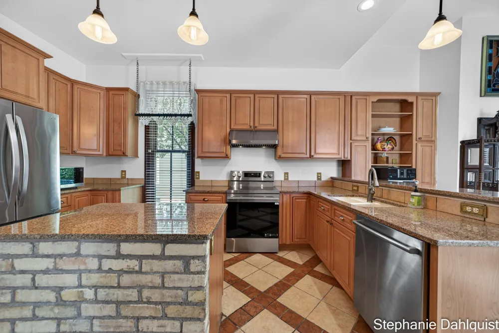 511 W Clay Avenue Muskegon, MI 49440