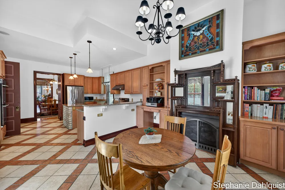 511 W Clay Avenue Muskegon, MI 49440