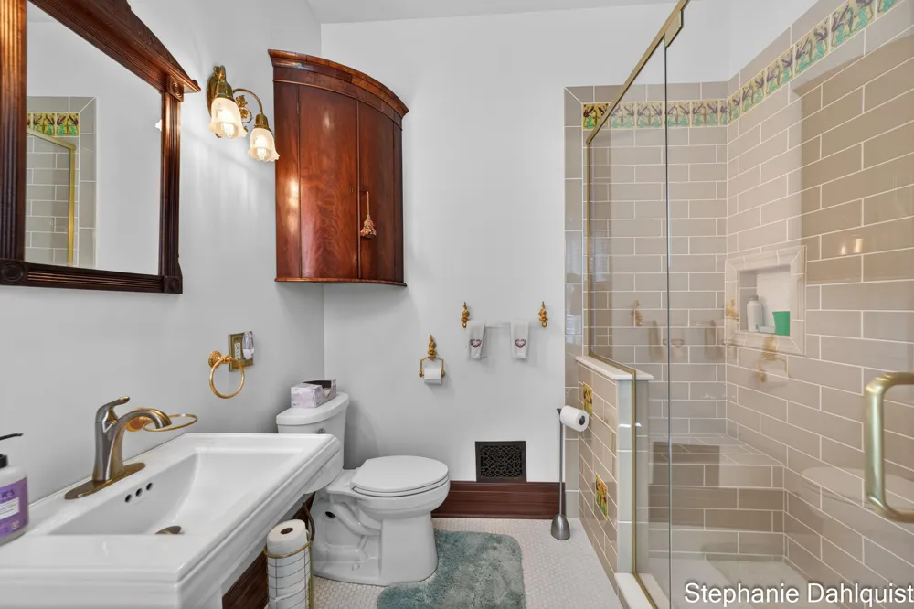 511 W Clay Avenue Muskegon, MI 49440