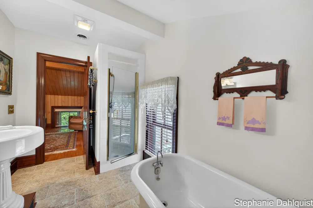511 W Clay Avenue Muskegon, MI 49440