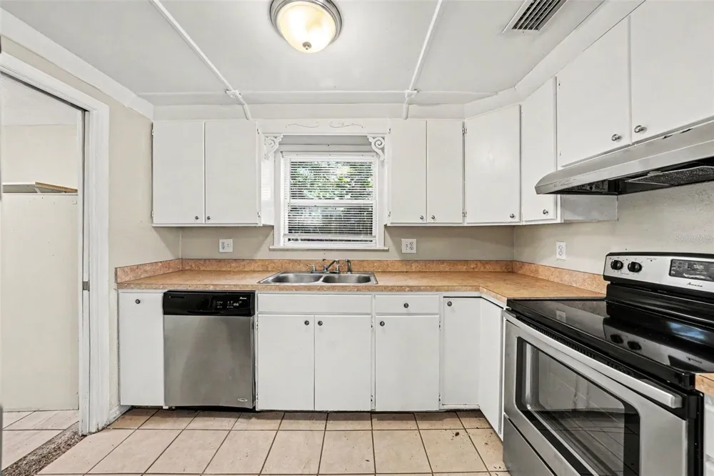 10118 114TH TERRACE Largo, FL 33773