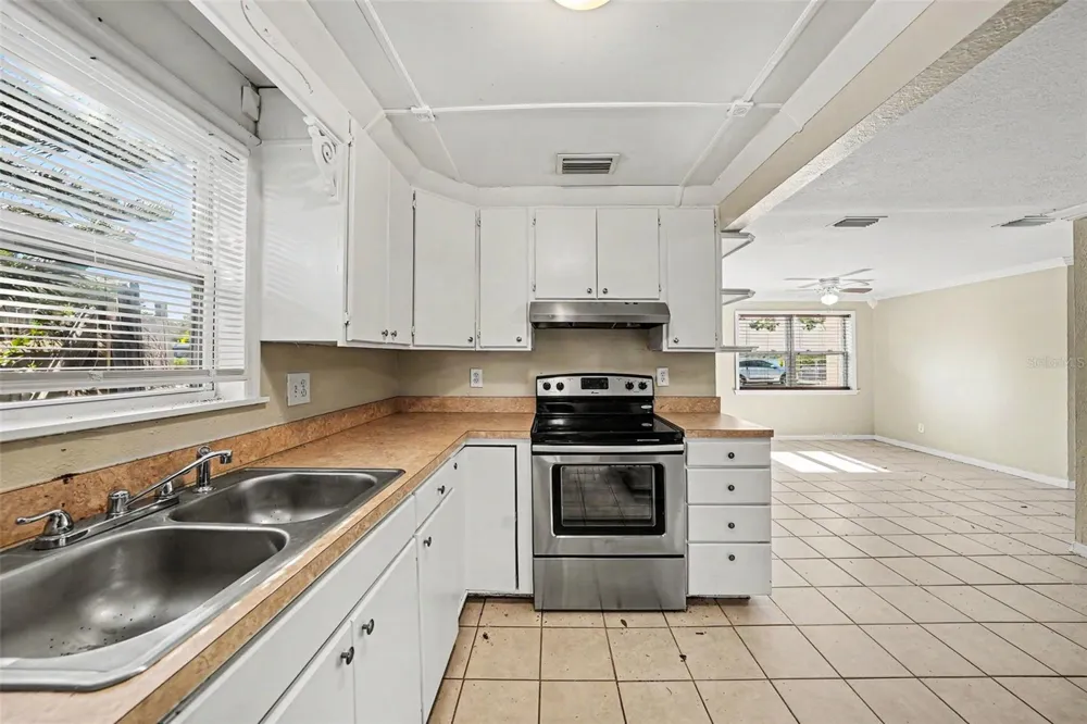 10118 114TH TERRACE Largo, FL 33773