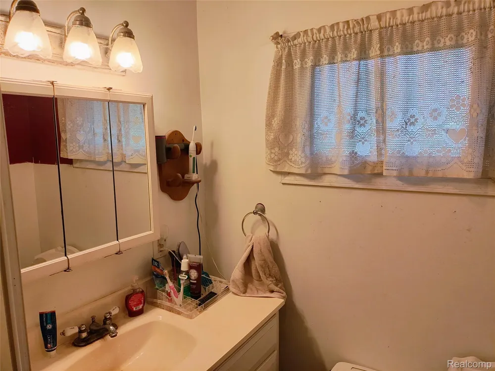 3310 E Pierson Road Genesee Charter Township, MI 48506