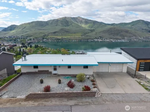 820 W Golf Course Drive
