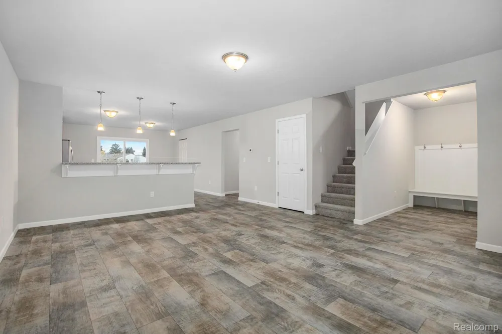 6152 Noel Drive Flint City, MI 48532