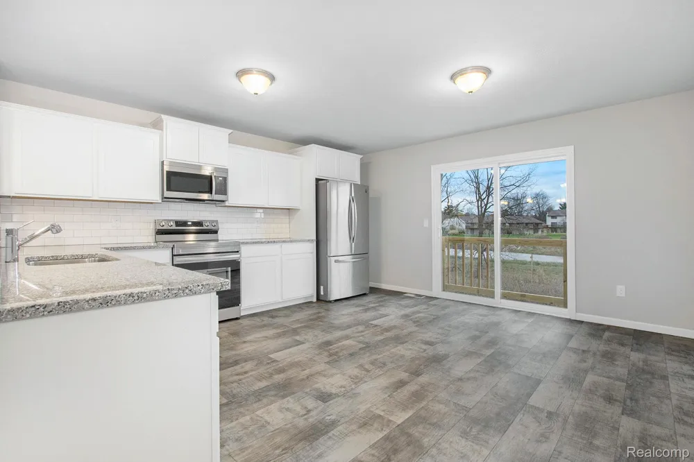6152 Noel Drive Flint City, MI 48532