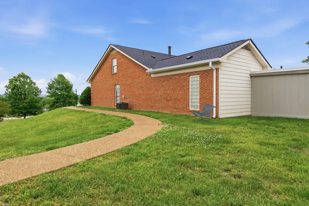 1305 Brentwood Pt Brentwood, TN 37027