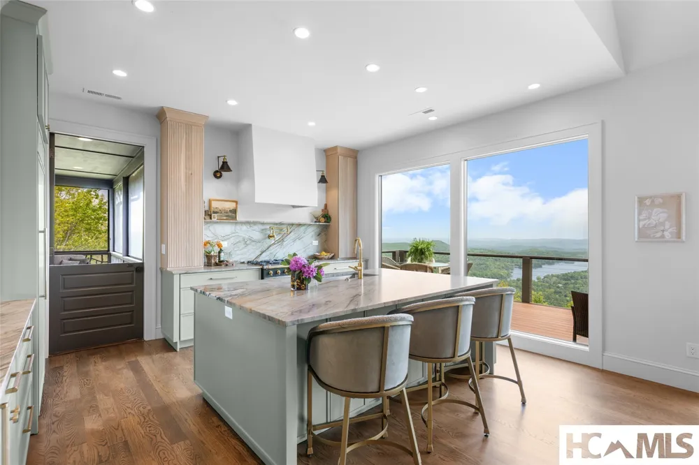 96 Moltz Court Lake Toxaway, NC 28747
